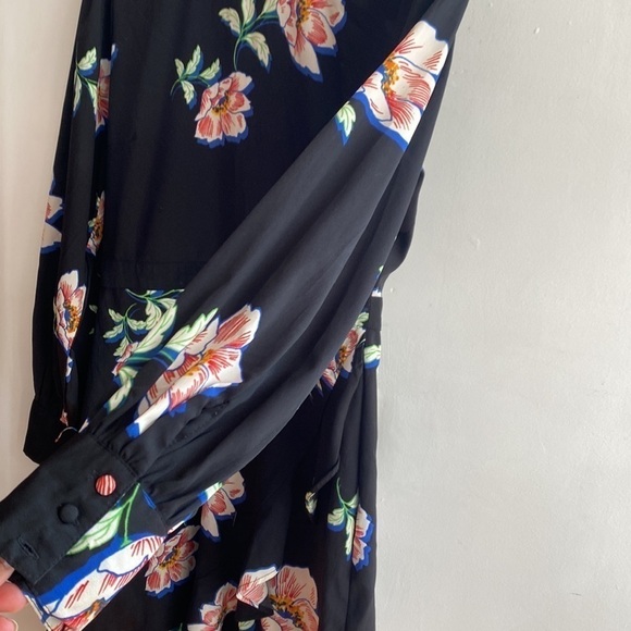Boohoo 6 Floral Print Ruffled Dress - Picture 7 of 15